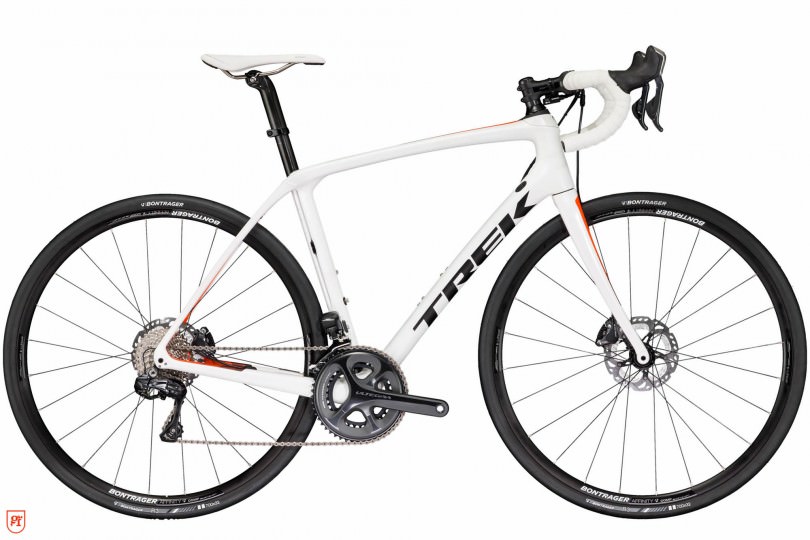 Trek Domane SLR 7 Disc weighs in at 8,3 kg and retails at € 5.999,00 (£ 4.800,00 / $ 6.499,99)