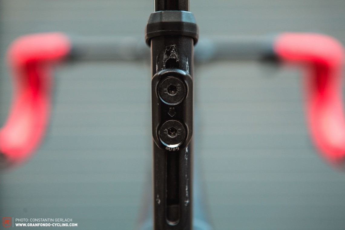 Sensitive: Take care if you change your seat height. The clamp leaves unpleasant marks on the seat tube. In contrast to our testing process with a lot of different riders, you won’t adjust the seat height that often.