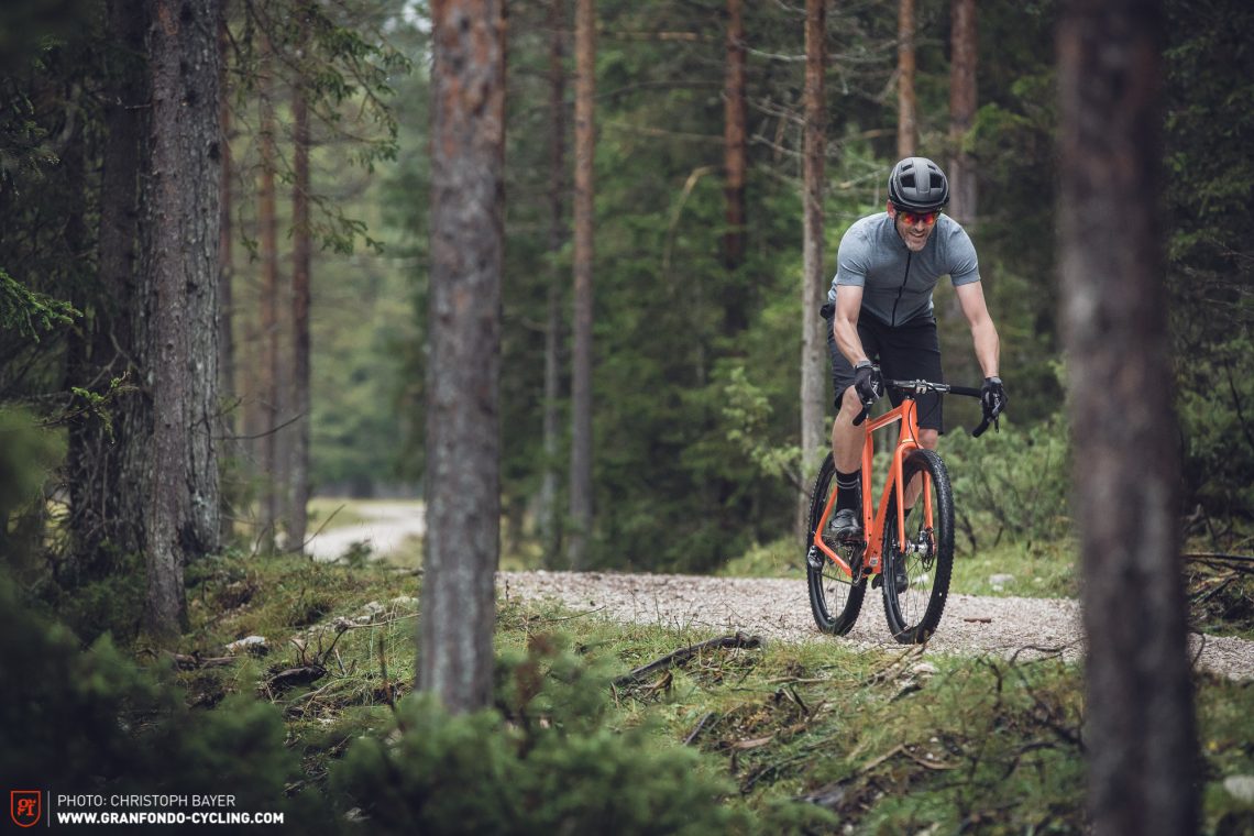 The OPEN U.P. is a true allrounder and likes both tarmac and gravel roads.