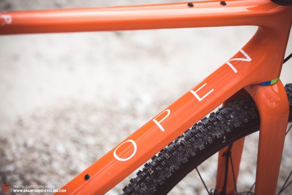 New ways: The OPEN literally opens new routes for road riders, and grants mountain bikers the opportunity to discover familiar trails in a new light. This is all down to the versatile, do-it-all, high-quality frame, which has room for mountain bike tyres up to 2.1" wide.