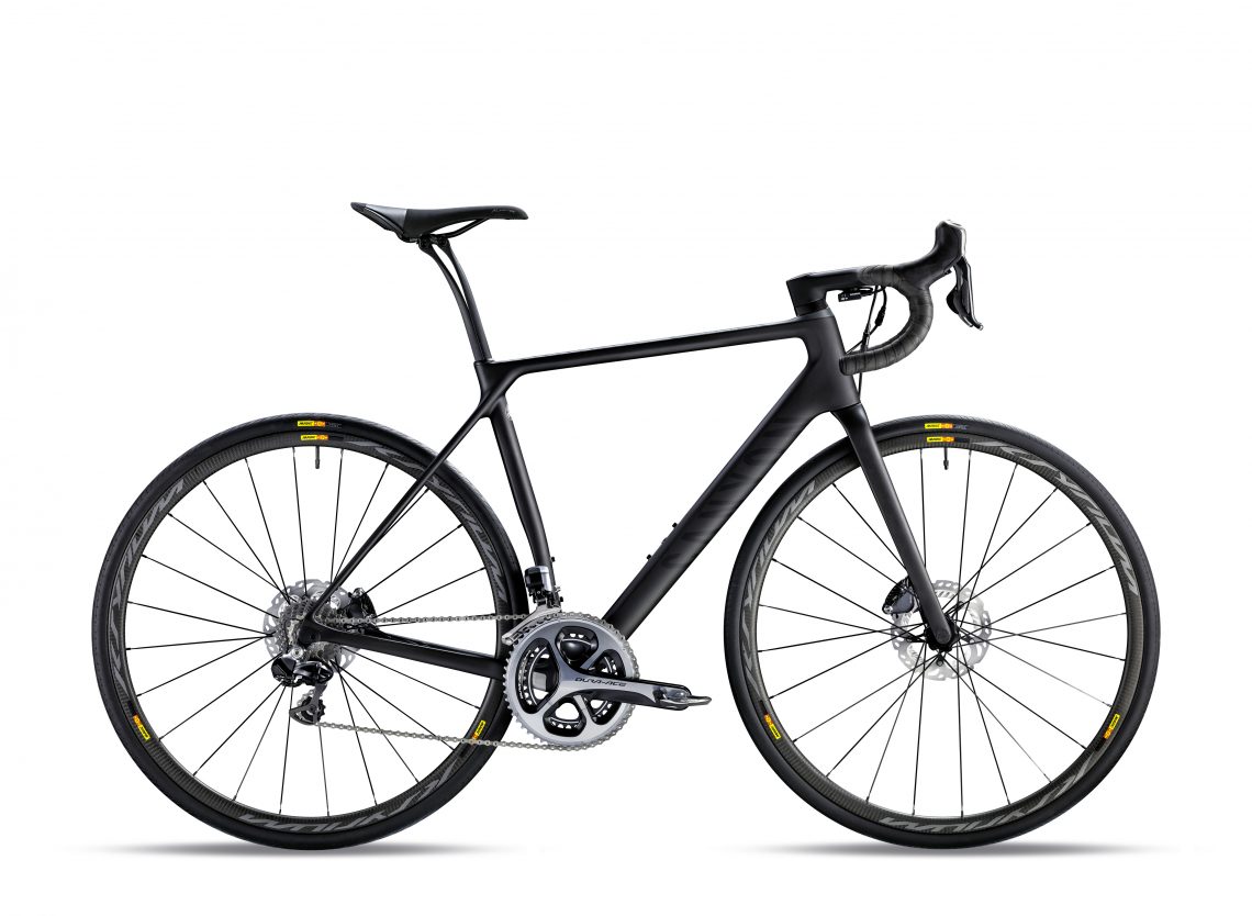 Kitted out with Dura Ace Di2 and Mavic Ksyrium Pro Carbon SL Disc Clincher WTR wheels, the top of the range Endurace CF SLX 9.0 SL comes with a € 6,299 price tag.