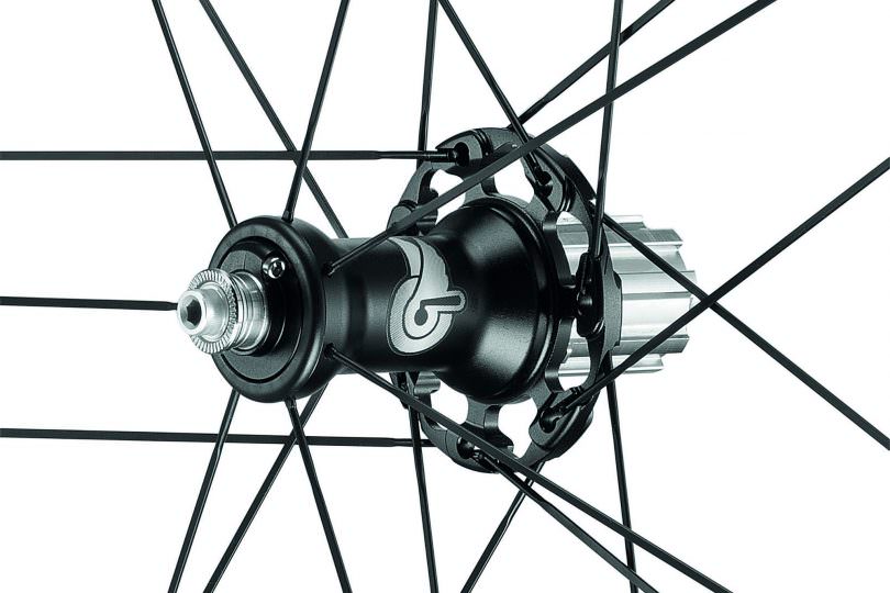 The ZONDA DB wheels sports an aluminium hub designed to help regain balance and efficiency 