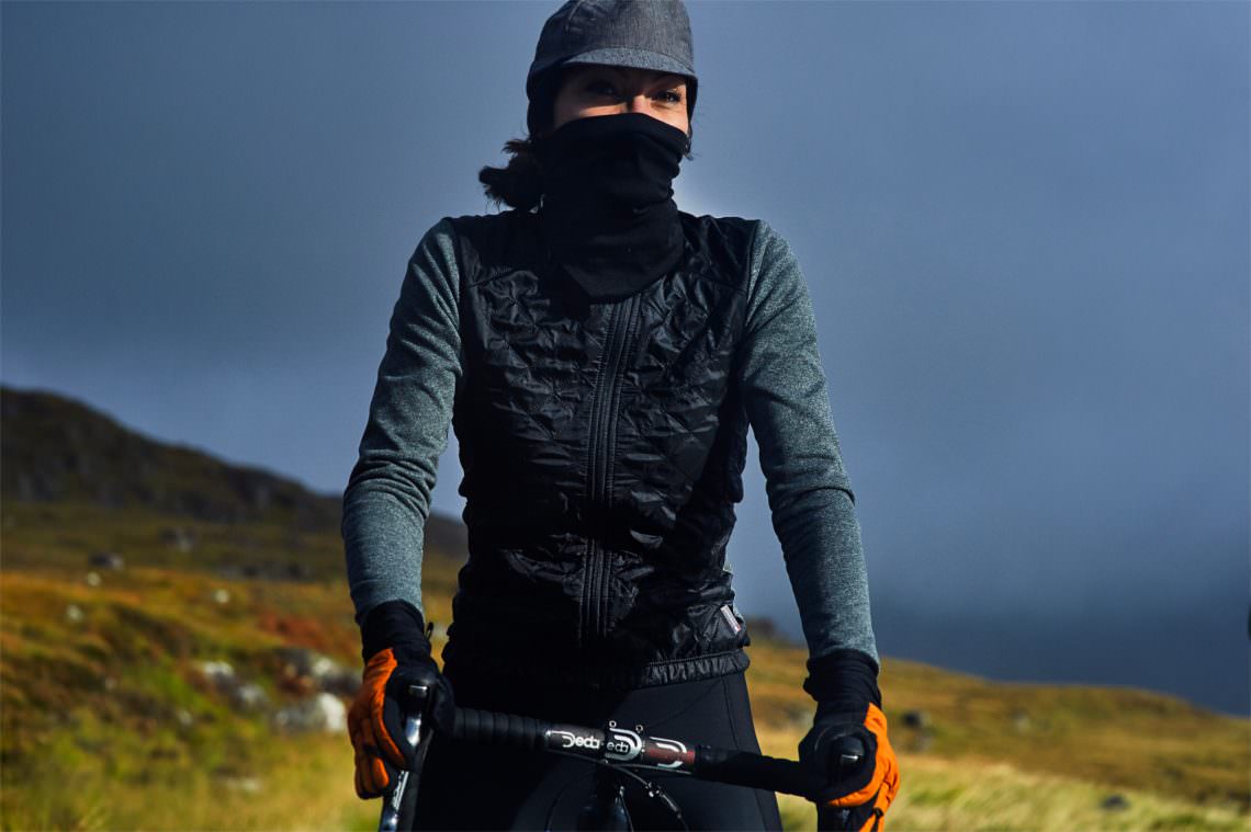women-winter-cycling-jacket-heidi-black-action-311