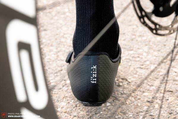 Fizik Vento Stabilita carbon road shoe in review | GRAN FONDO Cycling ...